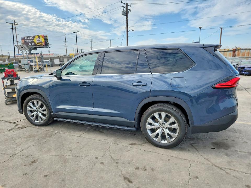 2024 Toyota Highlander VIN 5TDACAB50RS017238 COPART salvage auction — STRIPPED, Ky - Dis/Dlr/Exp Only Clean Title, sold $23,500 on 2026-07-27 (photo 2)