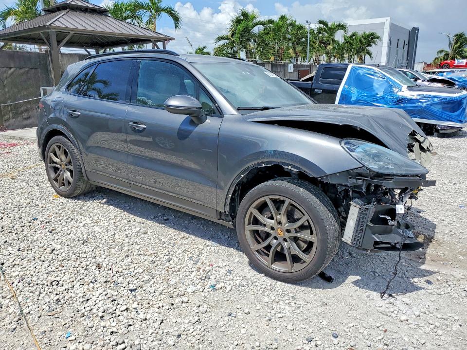 2022 Porsche Cayenne VIN WP1AA2AY4NDA04083 COPART salvage auction — FRONT END, Fl - Cert Of Title Slvg Rebuildable, sold $11,600 on 2026-08-21 (photo 4)