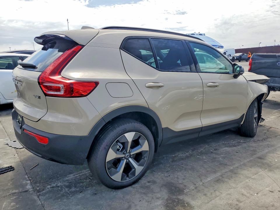 2026 Volvo Xc40 VIN YV4L12UC1T2766898 COPART salvage auction — FRONT END, Salvage Title, sold $8,000 on 2026-07-31 (photo 3)
