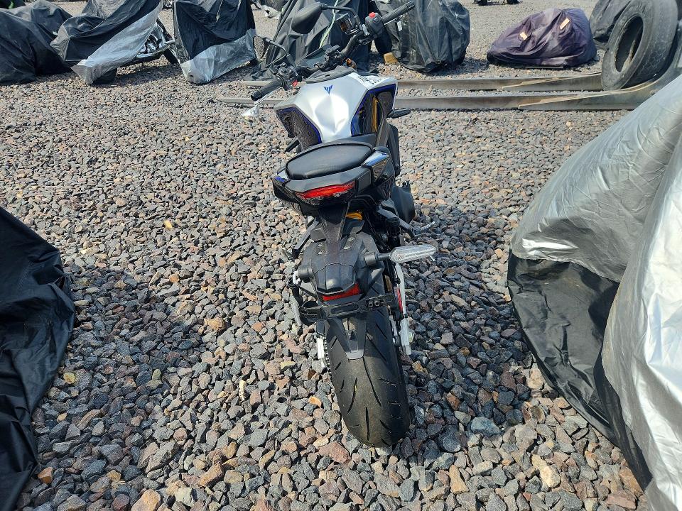 2026 Yamaha Mt VIN JYARN95E5TA004167 COPART salvage auction — FRONT END, Salvage Title, sold $8,000 on 2026-09-04 (photo 4)