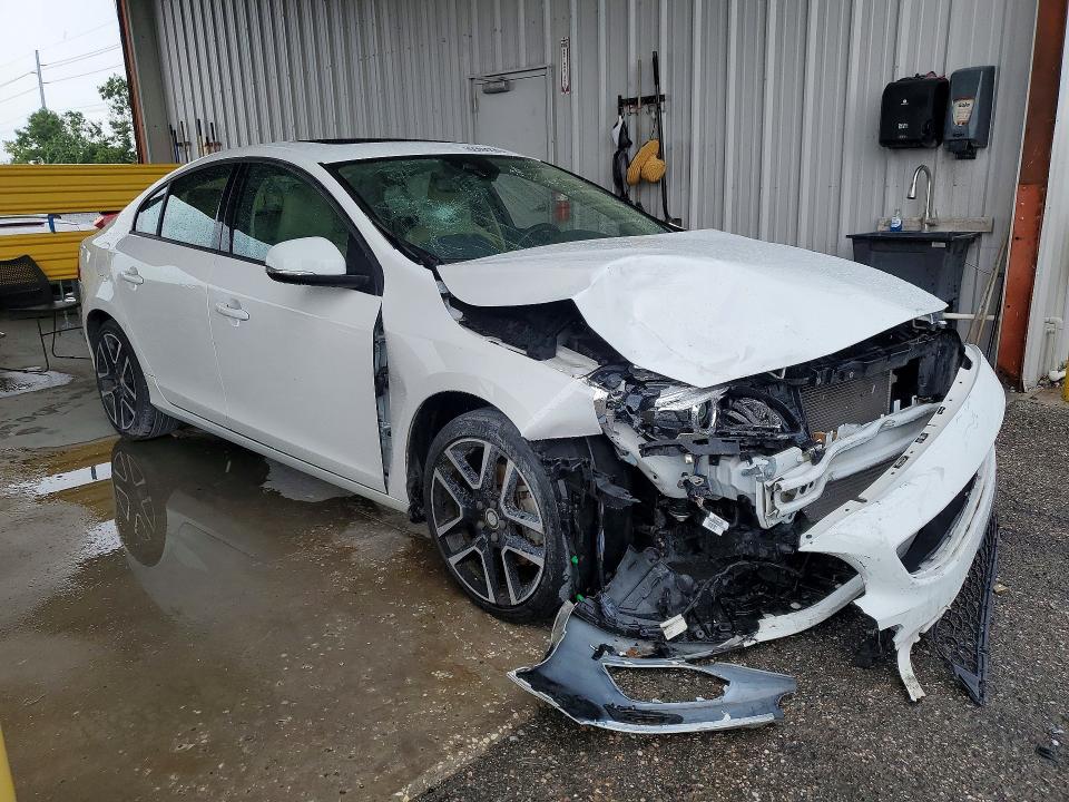 2018 Volvo S60 VIN YV126MFL6J2454401 COPART salvage auction — FRONT END, Salvage Title, sold $400 on 2026-08-18 (photo 4)