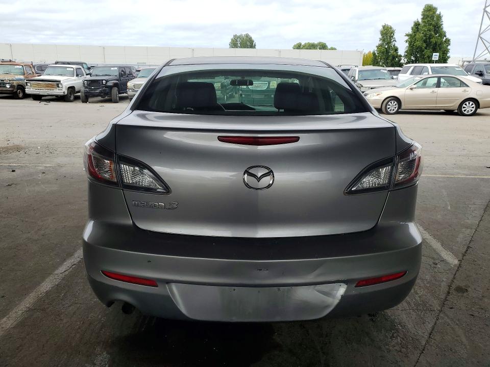 2013 Mazda 3 VIN JM1BL1TG9D1728642 COPART salvage auction — MINOR DENT/SCRATCHES, CA - DIS/DLR/EXP ONLY CLEAN TITLE, sold $300 on 2026-07-28 (photo 6)