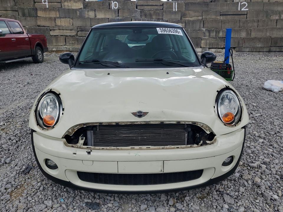 2007 Mini Cooper VIN WMWMF33567TU62741 COPART salvage auction — FRONT END, Ky - Certificate Of Title, sold $950 on 2026-08-07 (photo 5)