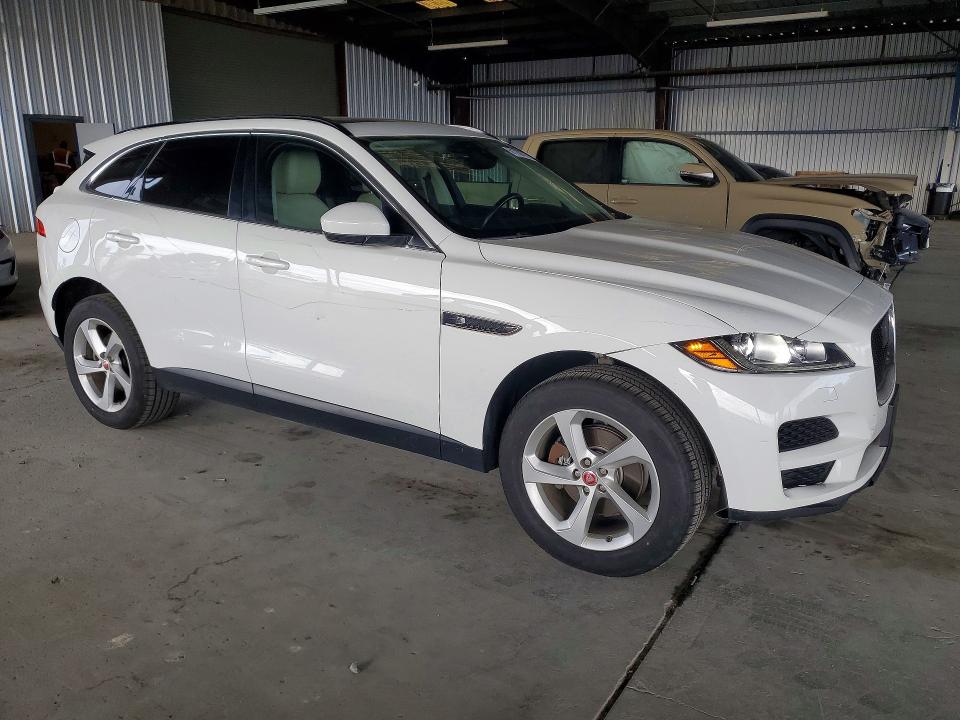 2020 Jaguar F-pace VIN SADCJ2FX0LA621476 COPART salvage auction — VANDALISM, Ca - Salvage Certificate, sold $1,850 on 2026-08-03 (photo 4)