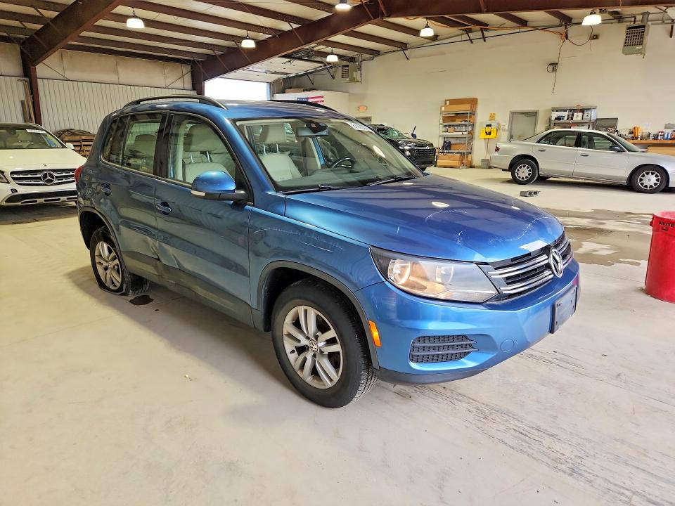 2017 Volkswagen Tiguan VIN WVGBV7AX2HW501040 COPART salvage auction — SIDE, PA - CERTIFICATE OF SALVAGE, sold $2,000 on 2026-07-31 (photo 4)