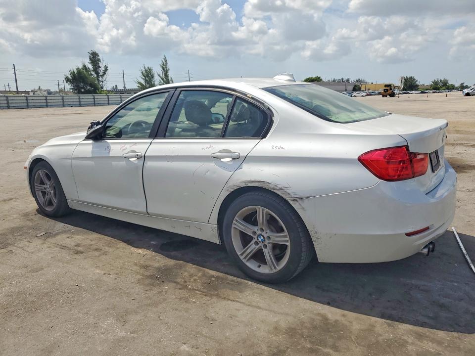 2013 BMW 3er VIN WBA3C1C50DF442701 COPART salvage auction — MINOR DENT/SCRATCHES, FL - CERT OF TITLE SLVG REBUILDABLE, sold $650 on 2026-07-27 (photo 2)
