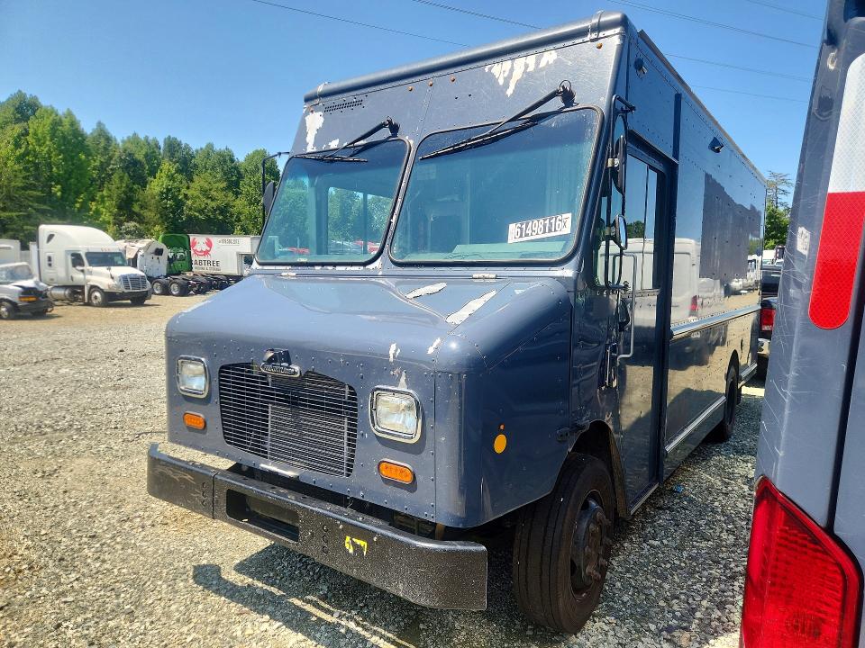 2020 Freightliner All other VIN 4UZAC2EA6LCMH7907 COPART salvage auction — ALL OVER, NC - DEALER ONLY CLEAN TITLE, sold $300 on 2026-08-29 (photo 1)