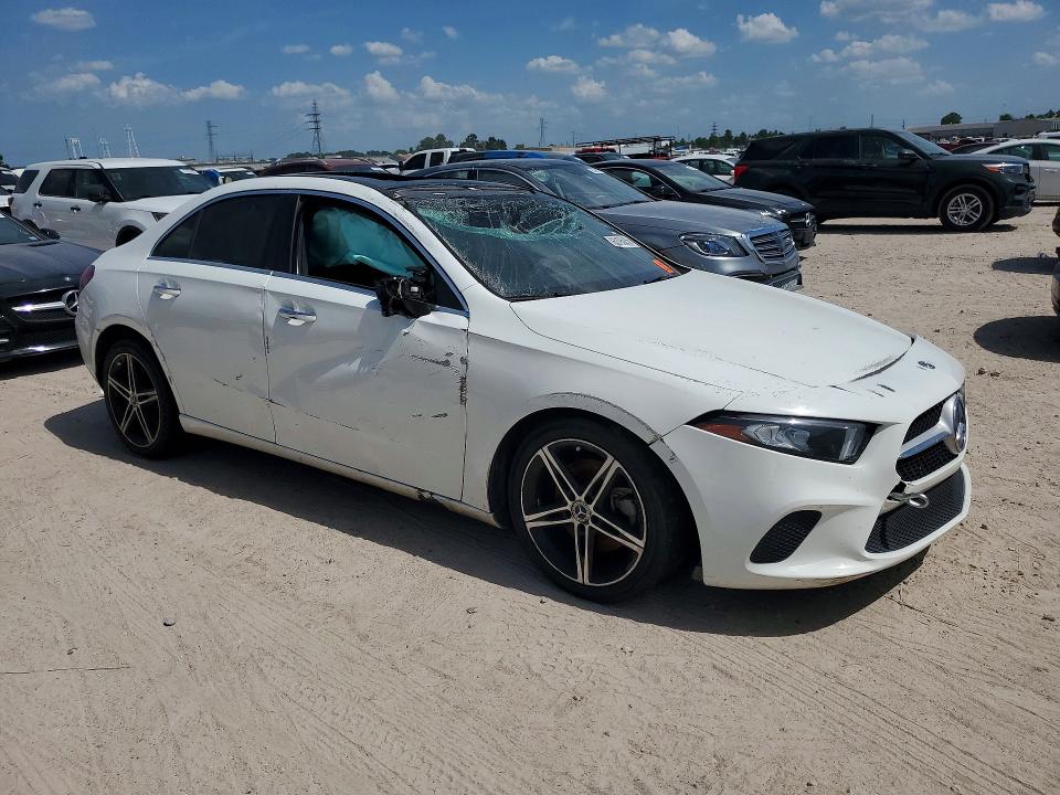 2019 Mercedes-benz A-klasse VIN WDD3G4EB4KW015634 COPART salvage auction — ROLLOVER, Tx - Certificate Of Title (P), sold $5,500 on 2026-08-21 (photo 4)