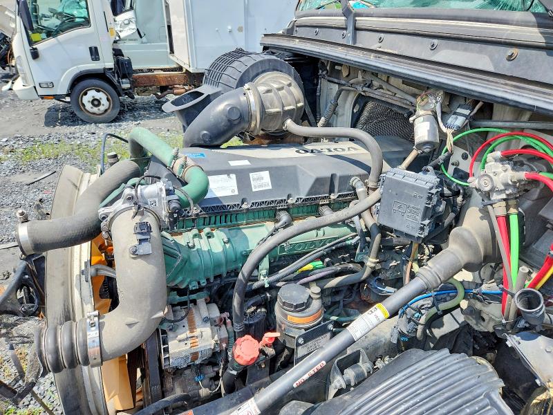 2020 Volvo VIN 4V4NC9EH6LN233697 COPART salvage auction — FRONT END, Pa - Cert Of Title, sold $3,600 on 2026-08-11 (photo 7)