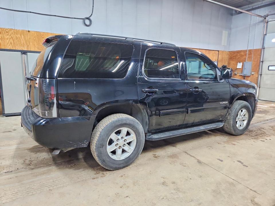 2014 Gmc Yukon VIN 1GKS2AE02ER113084 COPART salvage auction — NORMAL WEAR, Mi - Dealer Only Clean Title (P), sold $550 on 2026-07-08 (photo 3)