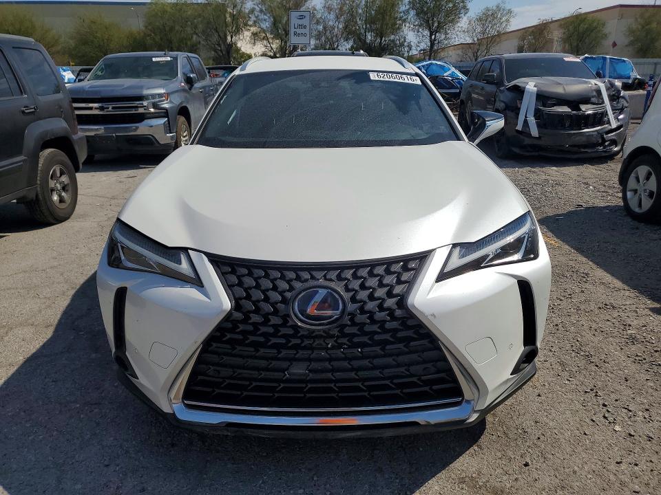 2022 Lexus Ux VIN JTHX9JBH2N2056884 COPART salvage auction — SIDE, Salvage Title, sold $7,600 on 2026-08-27 (photo 5)