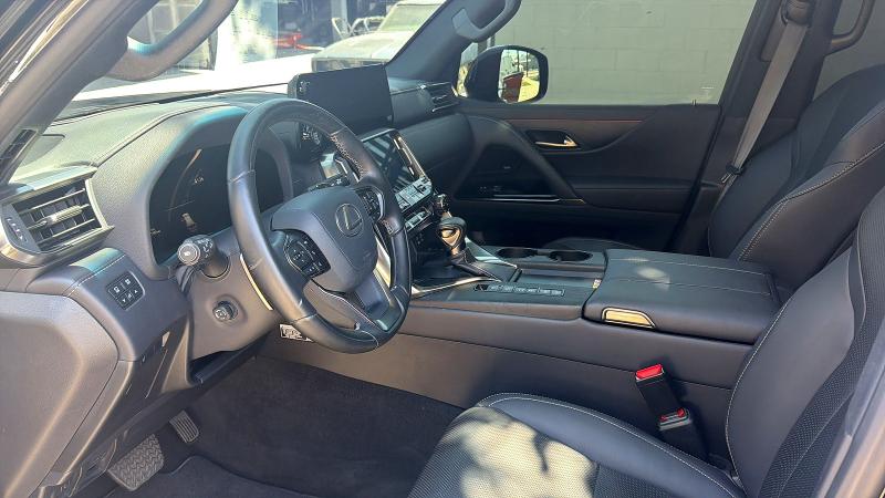 2024 Lexus Lx 600 VIN JTJGB7CX5R4065214 COPART salvage auction — MINOR DENT/SCRATCHES, CA - SALVAGE CERTIFICATE (P), sold $85,000 on 2026-08-26 (photo 9)