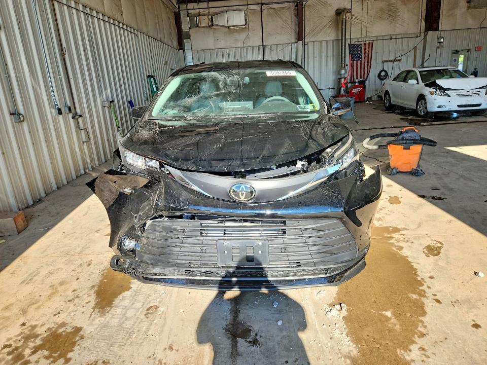 2026 Toyota Sienna VIN 5TDYRKEC8TS327402 COPART salvage auction — FRONT END, Ny - Certificate Of Title (P), sold $19,000 on 2026-07-18 (photo 5)