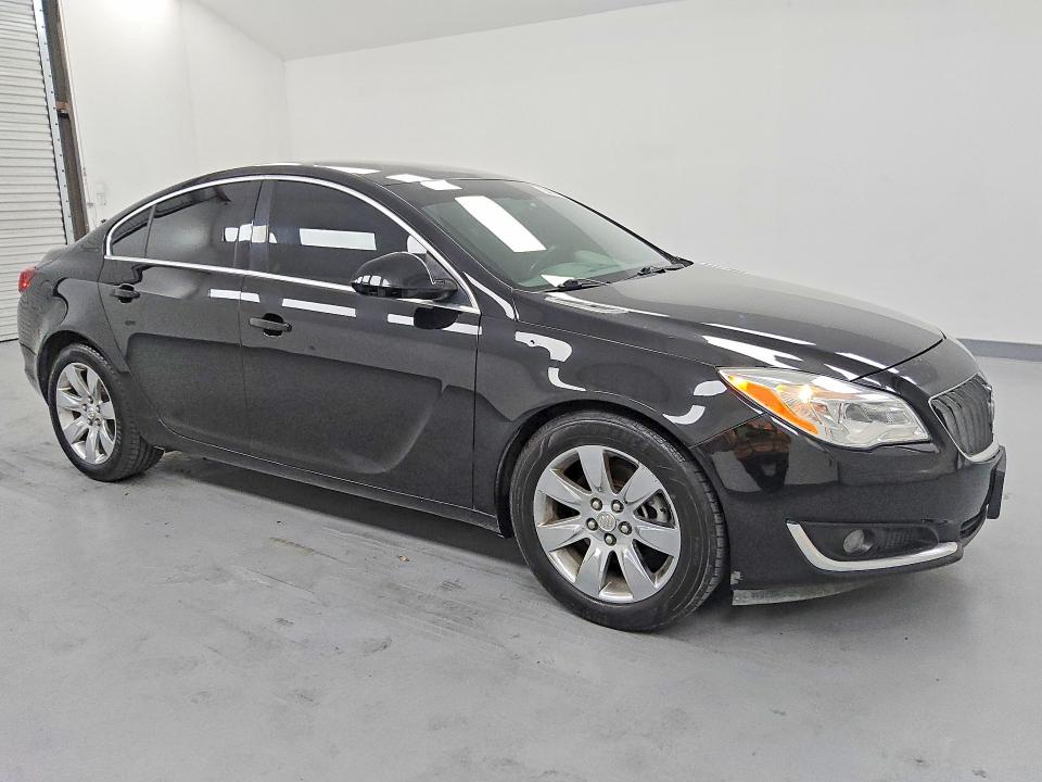 2016 Buick Regal VIN 2G4GK5EX6G9112700 COPART salvage auction — MINOR DENT/SCRATCHES, TX - CERTIFICATE OF TITLE, sold $1,000 on 2026-09-17 (photo 4)
