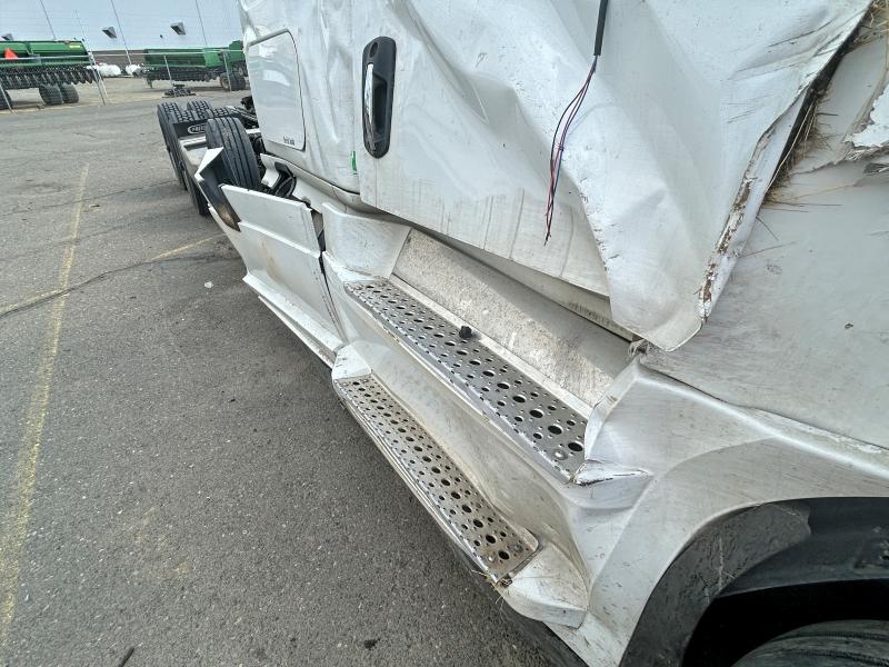 2026 Freightliner Cascadia 126 VIN 3AKNHHDR7TSWP8427 COPART salvage auction — SIDE, WA - BILL OF SALE, sold $33,500 on 2026-09-17 (photo 9)