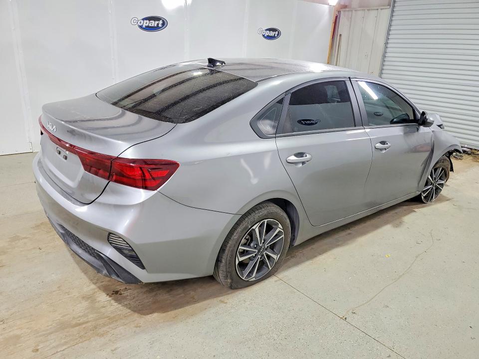 2024 Kia Forte VIN 3KPF24AD2RE766037 COPART salvage auction — FRONT END, TX - CERTIFICATE OF TITLE, sold $7,600 on 2026-08-20 (photo 3)