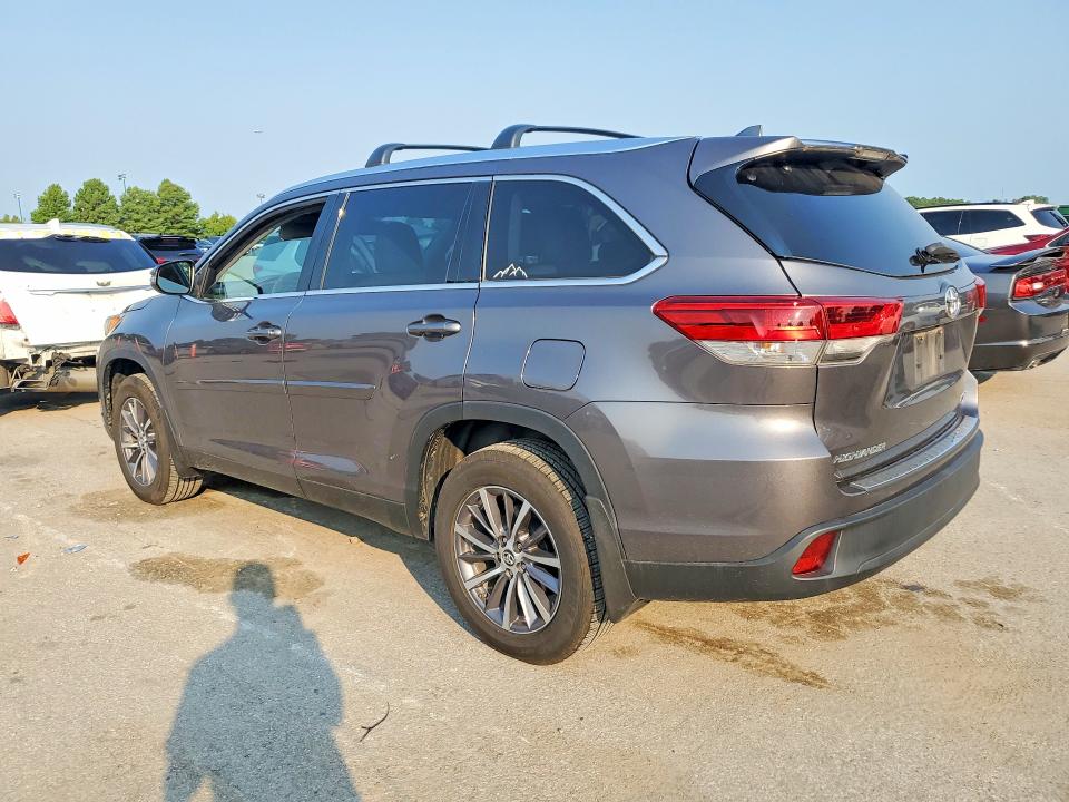 2019 Toyota Highlander VIN 5TDJZRFH9KS578819 COPART salvage auction — WATER/FLOOD, Mo - Salvage Certificate Of Title, sold $10,900 on 2026-08-21 (photo 2)
