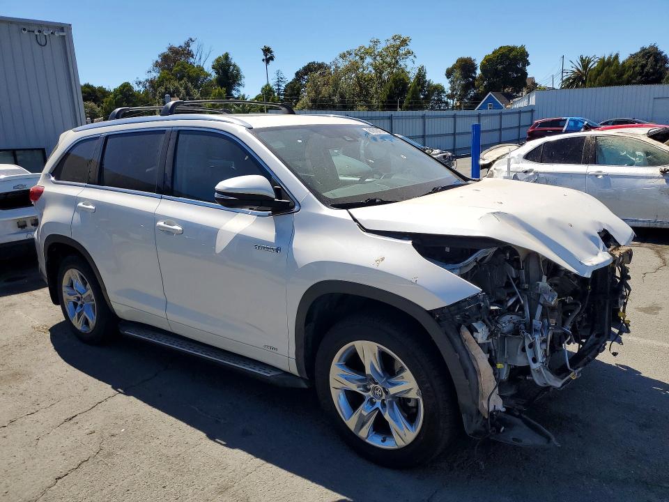 2017 Toyota Highlander VIN 5TDDGRFH2HS023366 COPART salvage auction — FRONT END, CA - SALVAGE CERTIFICATE, sold $5,200 on 2026-07-31 (photo 4)