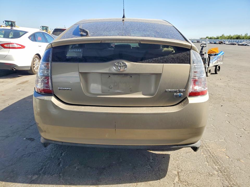 2004 Toyota Prius VIN JTDKB22U040027462 COPART salvage auction — MECHANICAL, CA - DIS/DLR/EXP ONLY CLEAN TITLE, sold $425 on 2026-07-09 (photo 6)