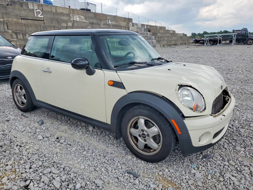 2007 Mini Cooper VIN WMWMF33567TU62741 COPART salvage auction — FRONT END, Ky - Certificate Of Title, sold $950 on 2026-08-07 (photo 4)