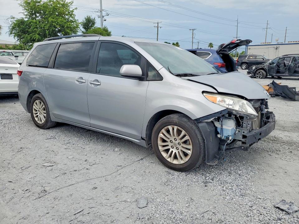 2015 Toyota Sienna VIN 5TDYK3DC2FS594017 COPART salvage auction — FRONT END, Nc - Certificate Of Title, sold $4,550 on 2026-07-28 (photo 4)