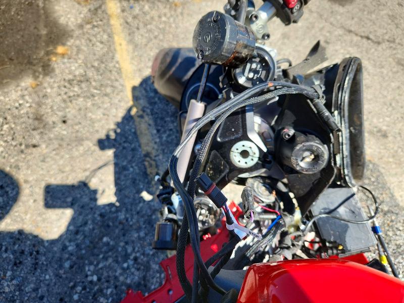 2025 Ducati Panigale VIN ZDMDAG6W2SB001648 COPART salvage auction — UNDERCARRIAGE, CA - SALVAGE CERTIFICATE, sold $2,550 on 2026-09-17 (photo 7)