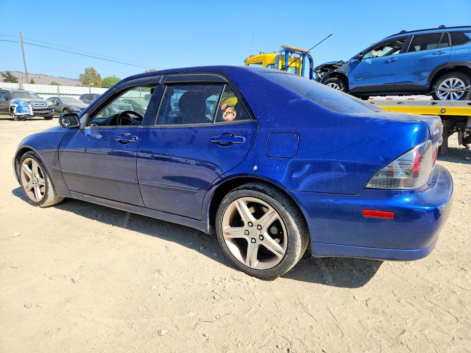 2001 Lexus Is 300 VIN JTHBD182510020446 COPART salvage auction — MINOR DENT/SCRATCHES, CA - DIS/DLR/EXP ONLY CLEAN TITLE, sold $525 on 2026-07-28 (photo 2)