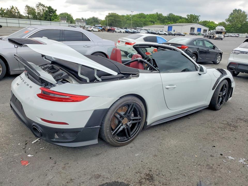 2018 Porsche 911 VIN WP0CA2A90JS138078 COPART salvage auction — WATER/FLOOD, NJ - CERT OF TITLE-SALVAGE FLOOD, sold $33,750 on 2026-08-13 (photo 3)