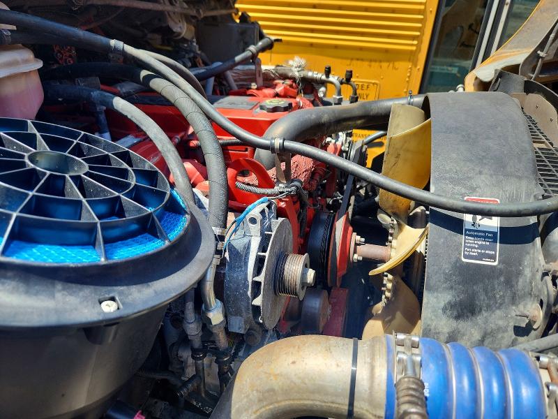 2011 Thomas Saf-t-liner c2 VIN 4UZABRDT2BCAX9677 COPART salvage auction — MINOR DENT/SCRATCHES, LA - CERTIFICATE OF TITLE, sold $1,450 on 2026-09-08 (photo 7)