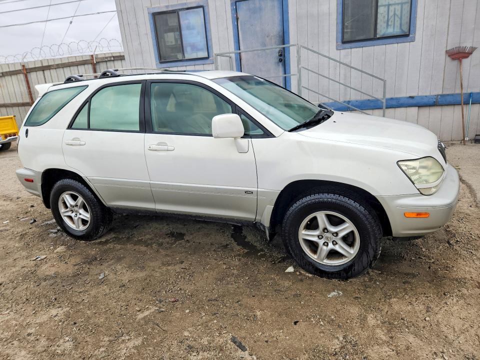 2001 Lexus Rx 300 VIN JTJGF10UX10094912 COPART salvage auction — MINOR DENT/SCRATCHES, CA - DIS/DLR/EXP ONLY CLEAN TITLE (P), sold $900 on 2026-07-20 (photo 4)