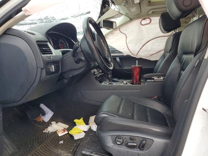 2016 Volkswagen Touareg VIN WVGEF9BP5GD011013 COPART salvage auction — ROLLOVER, Ny - Mv-907A Salvage Certificate, sold $500 on 2026-07-16 (photo 7)