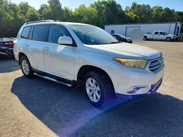 2011 Toyota Highlander VIN 5TDZK3EHXBS046338 COPART salvage auction — MINOR DENT/SCRATCHES, La - Certificate Of Title, sold $1,500 on 2026-09-03 (photo 4)