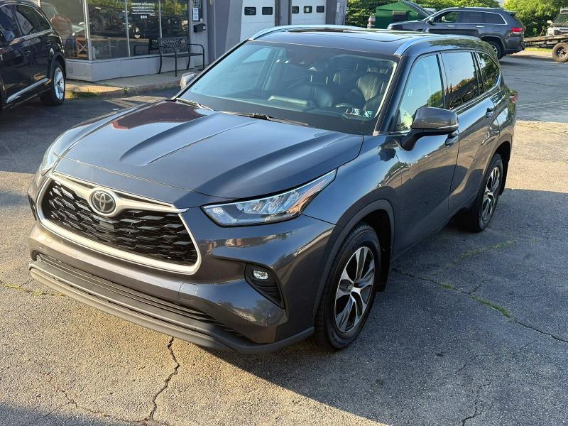 2020 Toyota Highlander VIN 5TDHZRBH6LS010646 COPART salvage auction — MINOR DENT/SCRATCHES, Nj - Certificate Of Title (P), sold $17,500 on 2026-07-18 (photo 1)