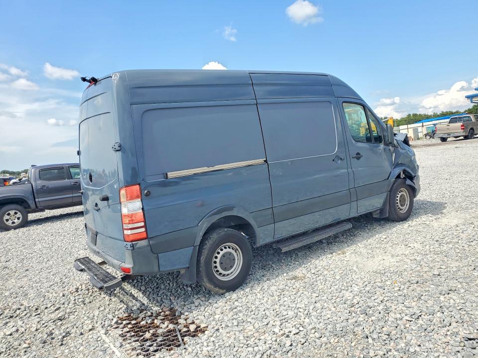 2018 Mercedes-benz Sprinter VIN WD3PE7CD2JP640804 COPART salvage auction — FRONT END, FL - CERT OF TITLE SLVG REBUILDABLE, sold $8,500 on 2026-07-28 (photo 3)