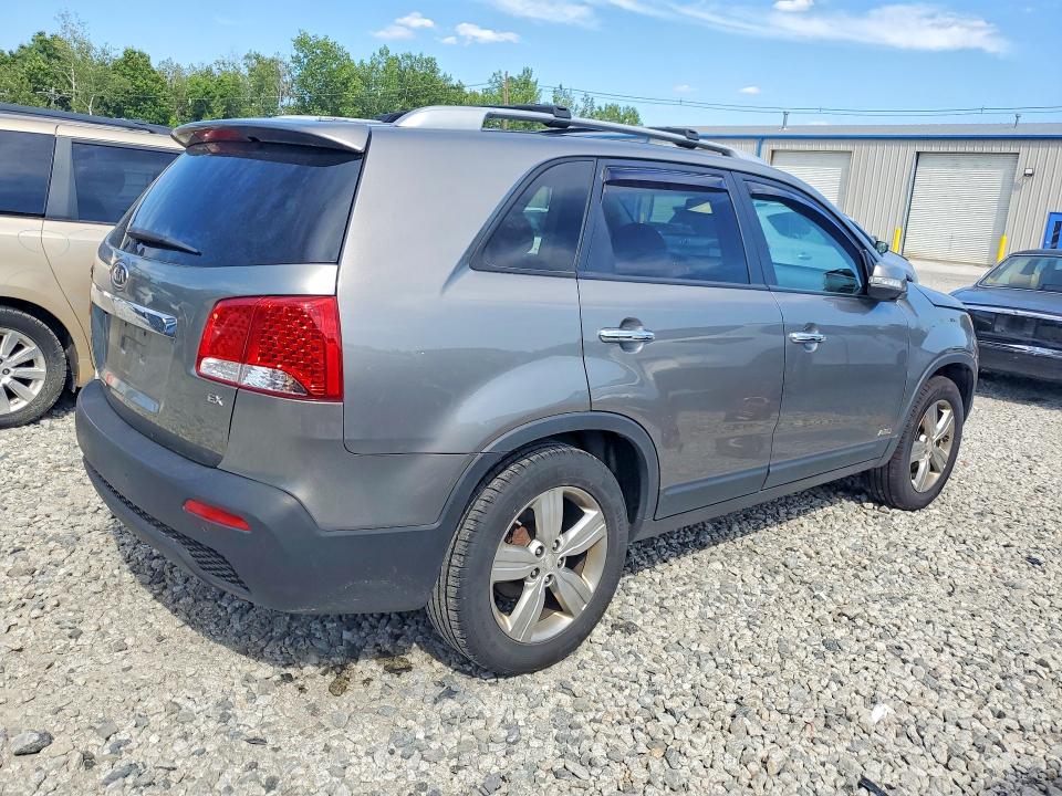 2012 Kia Sorento VIN 5XYKUDA69CG278076 COPART salvage auction — REAR END, MA - CERTIFICATE OF TITLE, sold $375 on 2026-07-23 (photo 3)