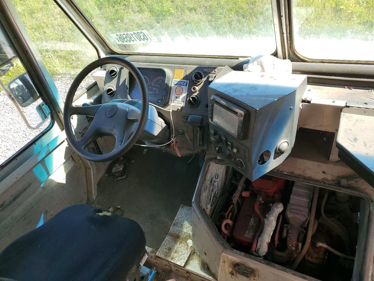 2012 Freightliner Mt45g VIN 4UZAAPDU4CCBL7709 COPART salvage auction — Normal Wear, WV - CERTIFICATE OF TITLE (P), sold $2,000 on 2026-09-08 (photo 8)