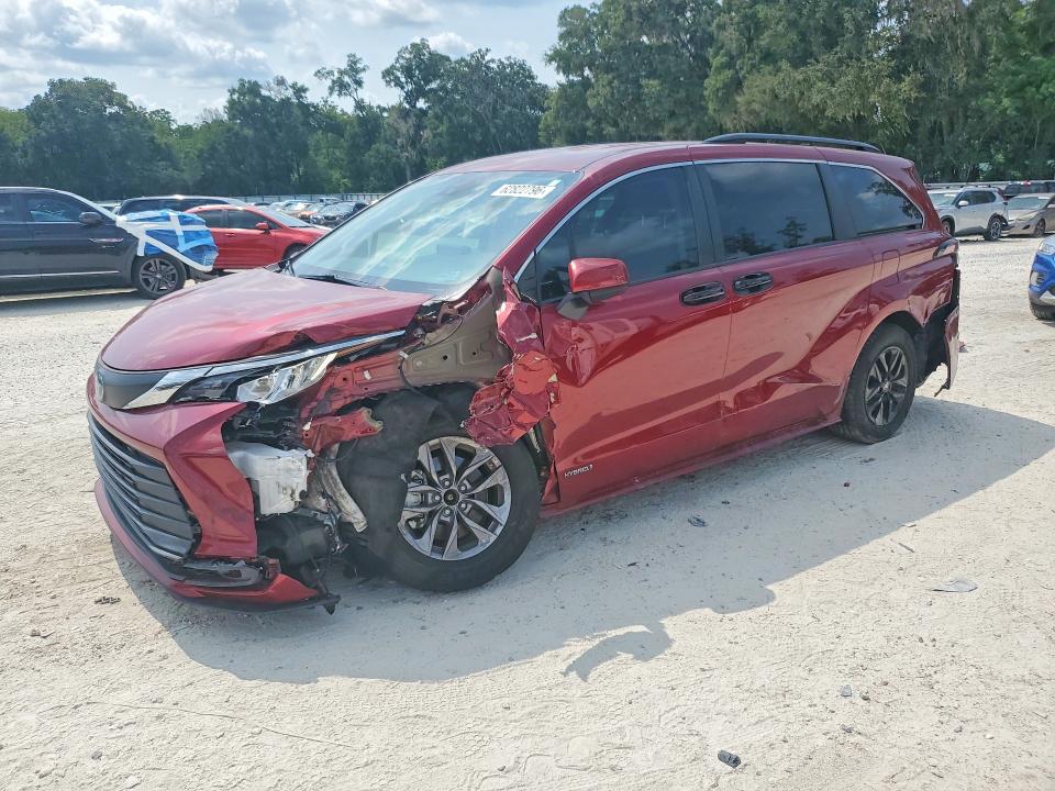 2021 Toyota Sienna VIN 5TDKRKEC0MS038084 — COPART salvage auction photo