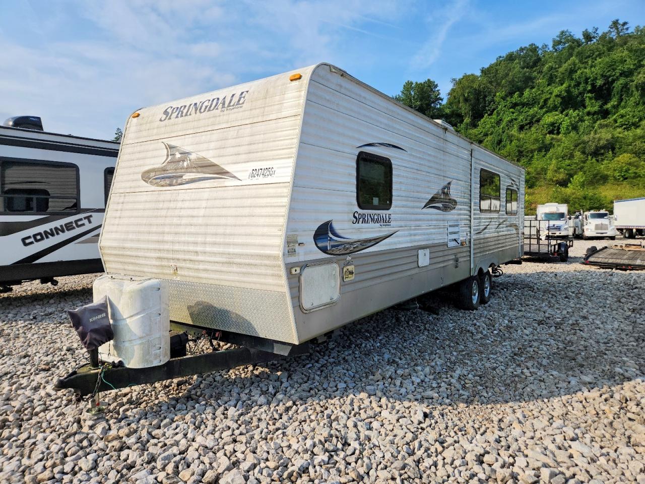 2011 VIN 4YDT31120B3105114 COPART salvage auction — Normal Wear, Ct - Clean Title, sold $1,400 on 2026-09-22 (photo 2)