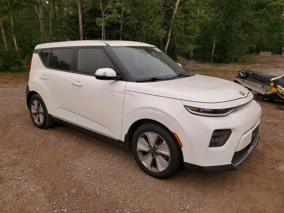 2020 Kia Soul VIN KNDJ33A13L7003474 COPART salvage auction — VANDALISM, ON - PERMIT NO BRAND - UNFIT (P), sold $650 on 2026-07-21 (photo 4)