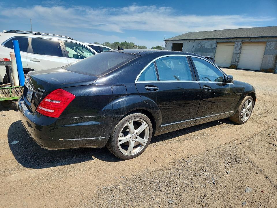 2013 Mercedes-benz S-klasse VIN WDDNG9EB4DA507117 COPART salvage auction — WATER/FLOOD, Mi - Cert Of Title-Flood Vehicle, sold $1,050 on 2026-08-12 (photo 3)