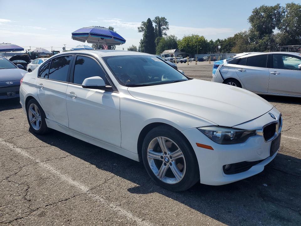 2014 BMW 3er VIN WBA3C3G55ENS67438 COPART salvage auction — SIDE, Ca - Lien Papers-Salvage Or Ac, sold $60 on 2026-07-24 (photo 4)