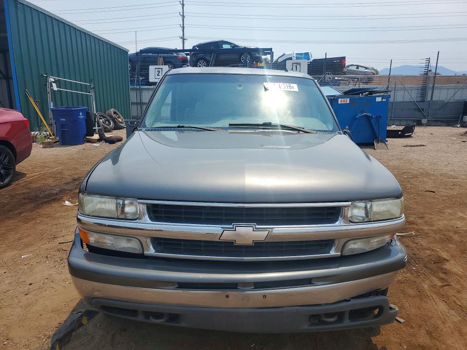 2002 Chevrolet Suburban VIN 3GNFK16Z32G257661 COPART salvage auction — SIDE, Co - Salvage Title, sold $275 on 2026-08-03 (photo 5)