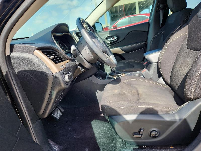 2017 Jeep Cherokee VIN 1C4PJLCB1HW613523 COPART salvage auction — FRONT END, Fl - Cert Of Title Slvg Rebuildable, sold $1,950 on 2026-07-30 (photo 7)
