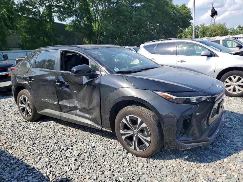 2025 Toyota Bz4x VIN JTMAAAAA6SA073563 COPART salvage auction — SIDE, MA - CERT OF TITLE-SALVAGE (P), sold $8,000 on 2026-08-19 (photo 4)