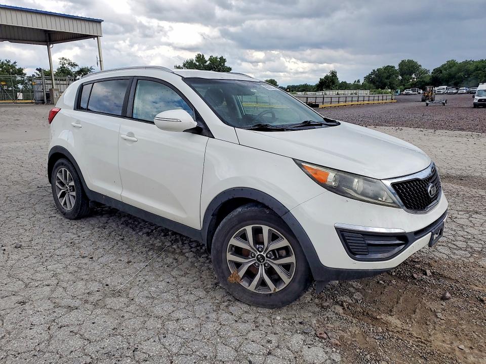 2015 Kia Sportage VIN KNDPB3AC8F7783085 COPART salvage auction — MECHANICAL, KS - DEALER ONLY CLEAN TITLE, sold $925 on 2026-07-16 (photo 4)