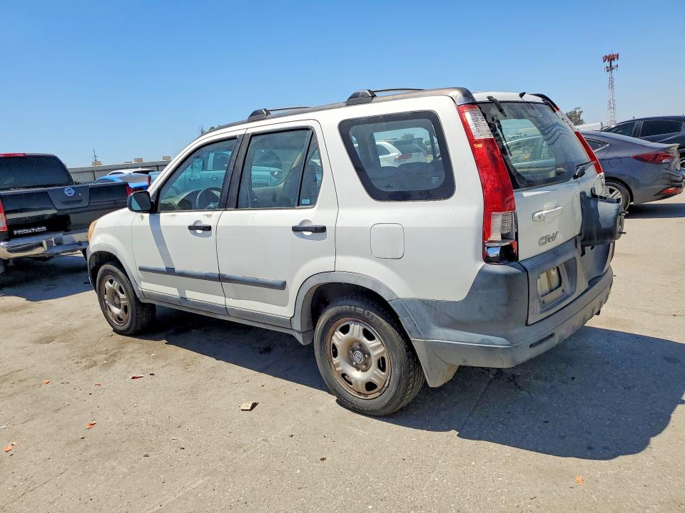 2005 Honda Cr-v VIN JHLRD68595C020528 COPART salvage auction — MINOR DENT/SCRATCHES, CA - DIS/DLR/EXP ONLY CLEAN TITLE, sold $675 on 2026-07-17 (photo 2)