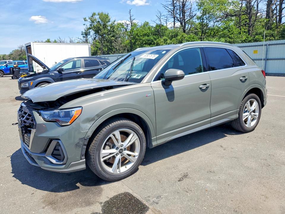 2021 Audi Q3 VIN WA1DECF39M1120041 — COPART salvage auction photo