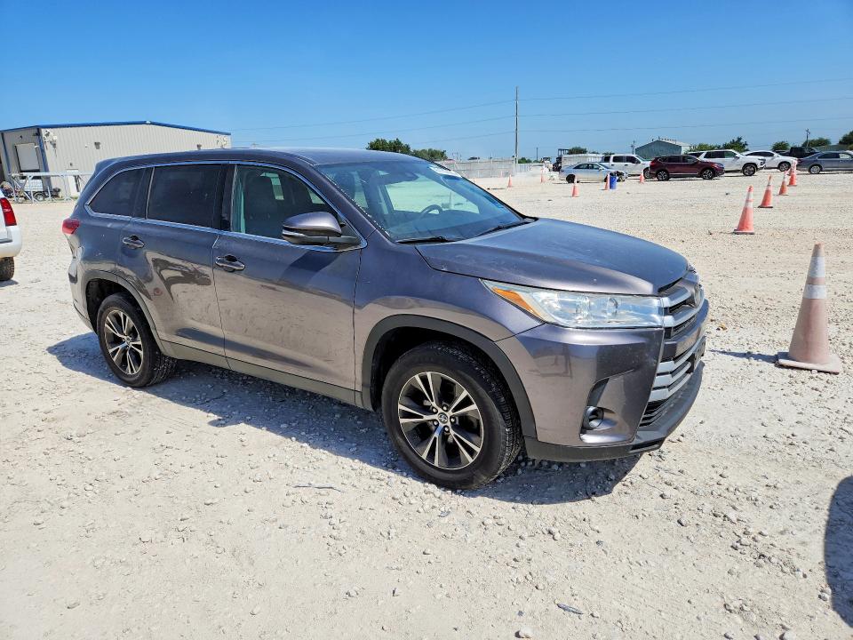 2019 Toyota Highlander VIN 5TDZZRFH0KS296281 COPART salvage auction — MINOR DENT/SCRATCHES, Tx - Certificate Of Title (P), sold $2,500 on 2026-08-13 (photo 4)