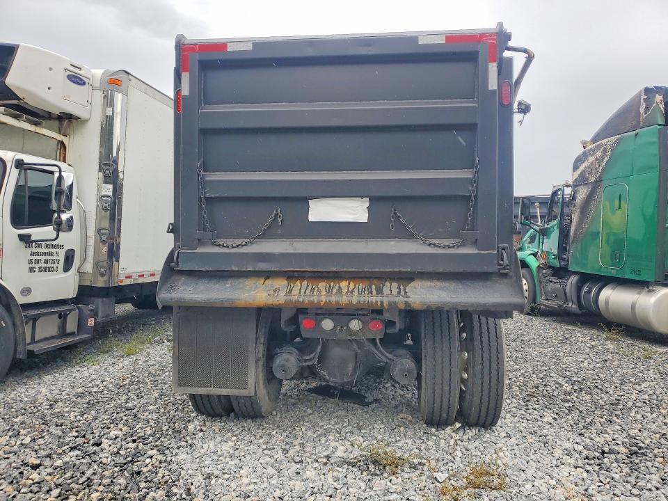 2017 Kenworth Construction VIN 1NKDX4EXXHJ164838 COPART salvage auction — BURN, FL - CERT OF TITLE SLVG REBUILDABLE, sold $10,100 on 2026-09-02 (photo 6)