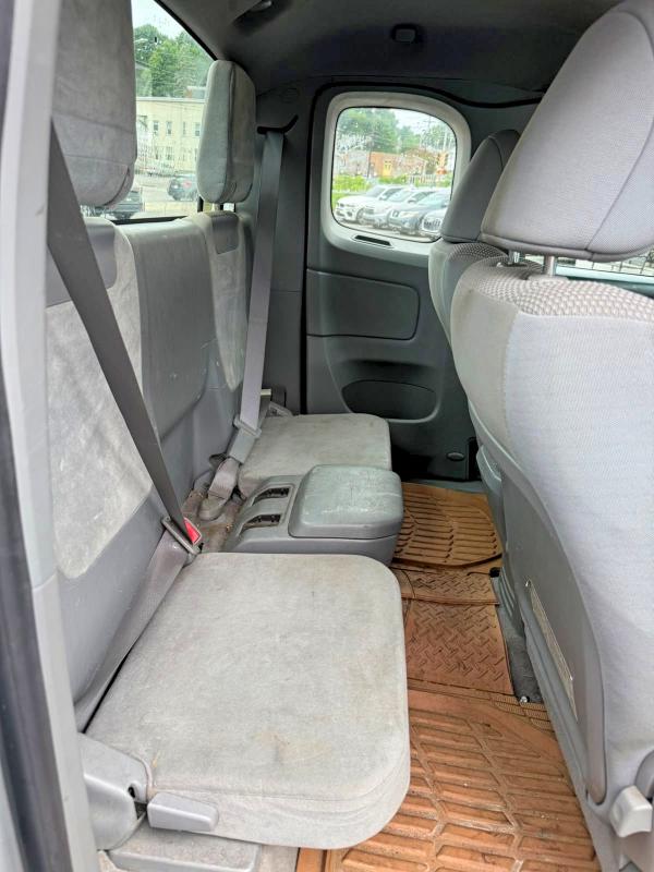 2010 Toyota Tacoma VIN 5TEUX4EN8AZ709981 COPART salvage auction — MINOR DENT/SCRATCHES, Mt - Certificate Of Title (P), sold $975 on 2026-07-22 (photo 8)